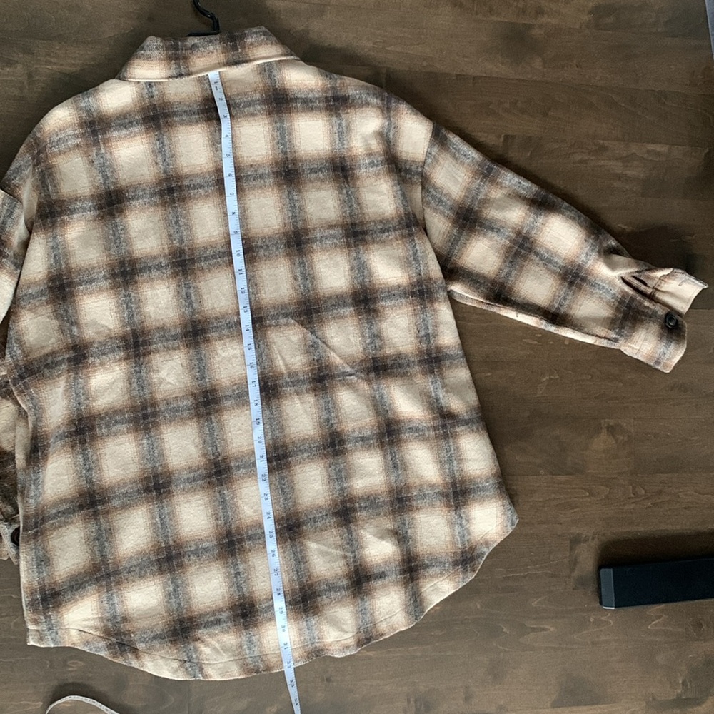 Shacket - Picture 5 of 9